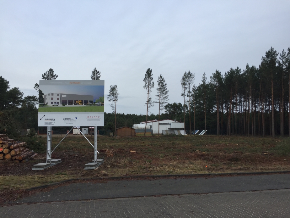 Auf dem ca. 4.000 m² großen Grundstück entsteht die neue RUTHMANN Servicestation in Borkheide.