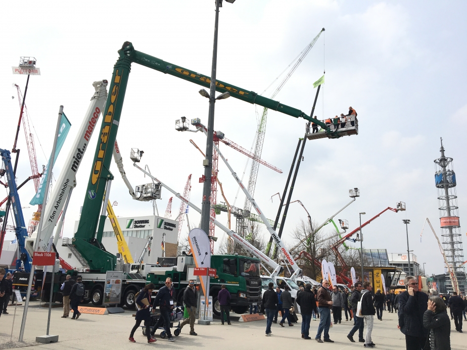 Der T 900 HF von Gräber ist aktuell live auf der Bauma 2019 in München zu sehen.