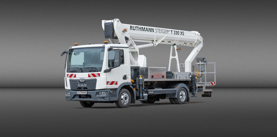 Der neue, kompakte RUTHMANNSTEIGER® T 330 XS: 33 Meter Arbeitshöhe und 21,75 Meter max. Reichweite bei nur 8,43 Metern Fahrzeuglänge.