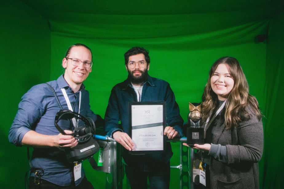 Maria Schneider, Soufian Kaddouri, Max Schulte, Hannah Jürgens und Can Ata gewannen für ihr Projekt den 1. Platz beim DIVR XR Science Award in der Kategorie Best Tech.