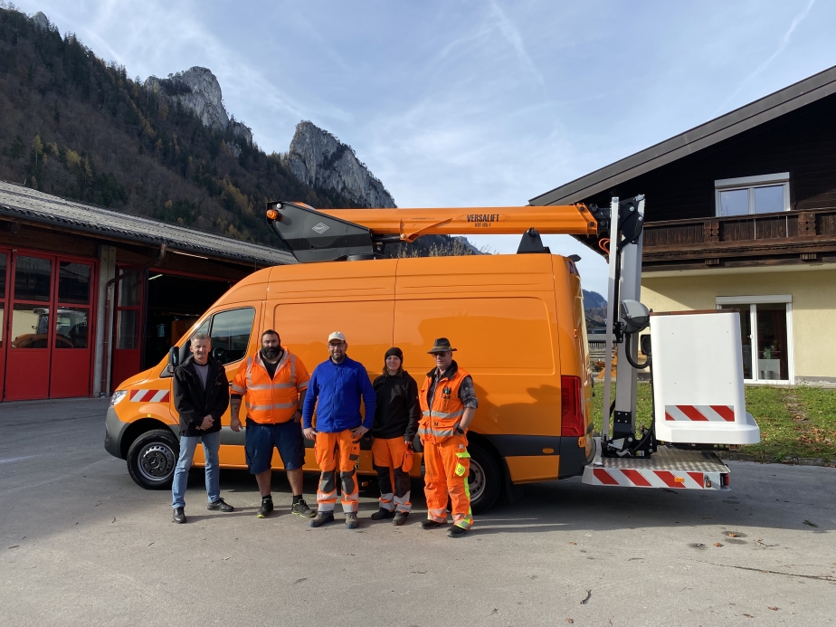 Martin Zach (RMÖ) übergibt an die Stadtgemeinde Hallein